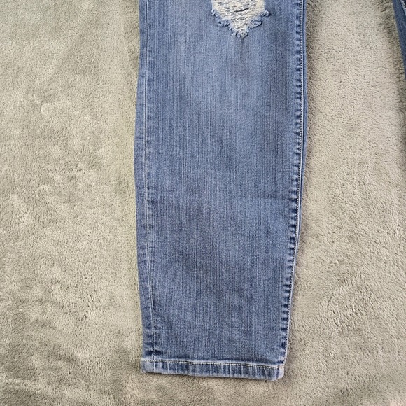 Torrid Jeans Womens 22R (40x29) Blue Denim Skinny Stretchy Distressed Slimming - Picture 11 of 15